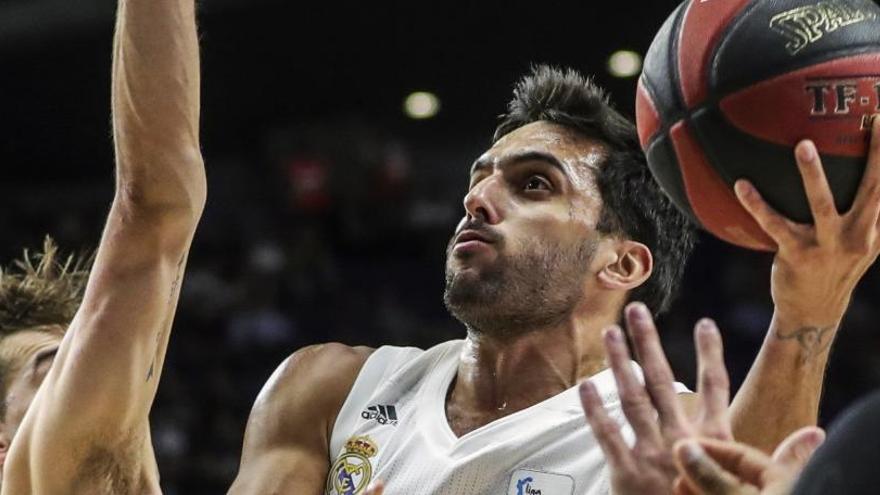 Campazzo, en una acción del partido.