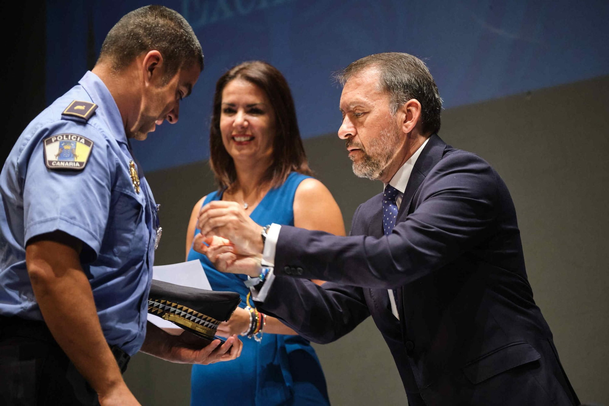 Día de la Policía, con homenajes a agentes y vecinos de Santa Cruz