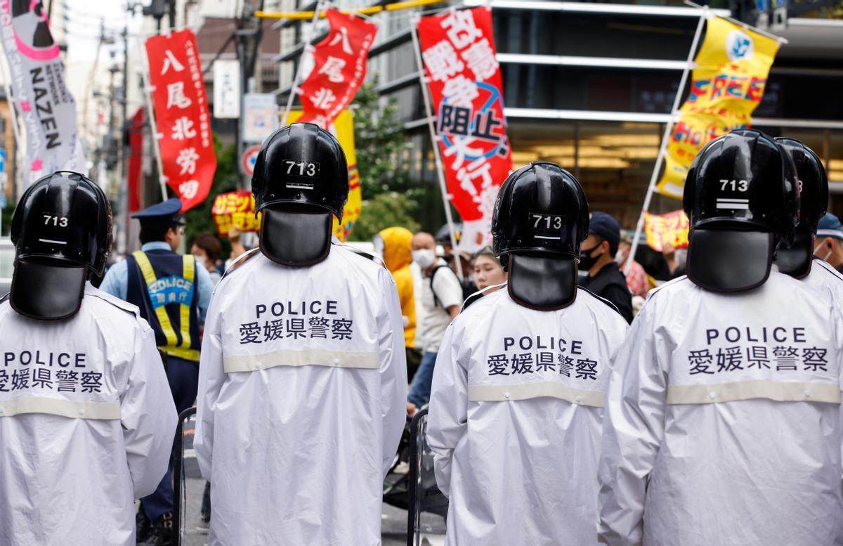 Los líderes del G7 visitan el Memorial Park para las víctimas de la bomba atómica en Hiroshima, entre protestas