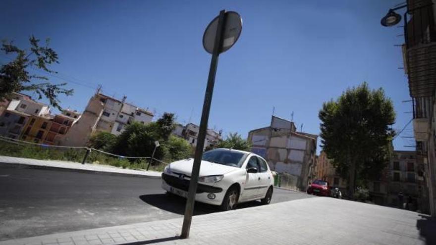 El final de las obras de repavimentación ha permitido abrir la zona al tráfico.