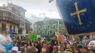 VÍDEO: Pasacalles de Carnaval del colegio público Virgen del Fresno