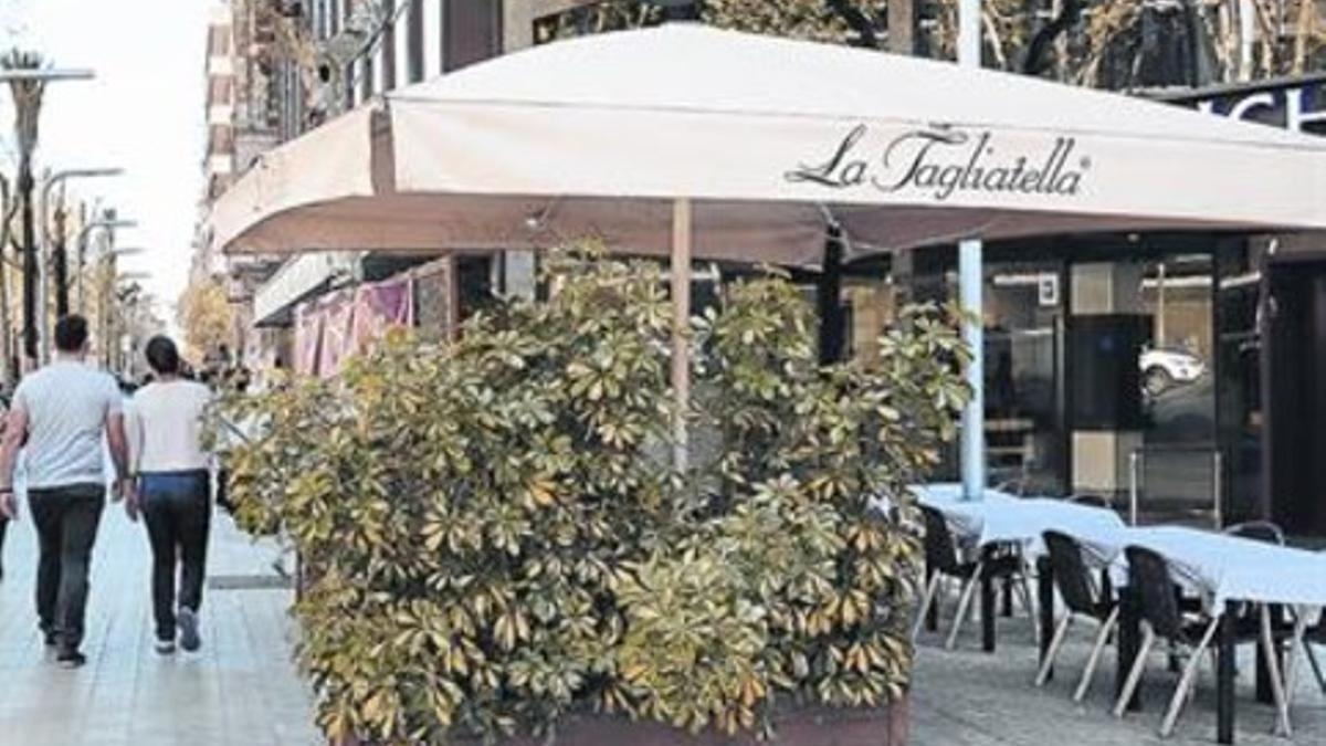 Uno de los pocos locales, cerca de  Aribau, que ahora disponen de terraza en la Diagonal.