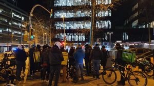 Protesta de ‘riders’ en hora punta a BCN per exigir a Glovo millors ingressos