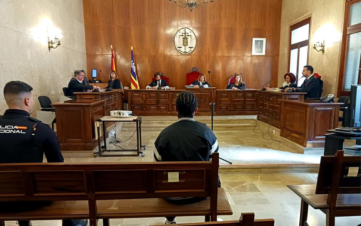El acusado ha confesado los hechos esta mañana en la Audiencia de Palma.