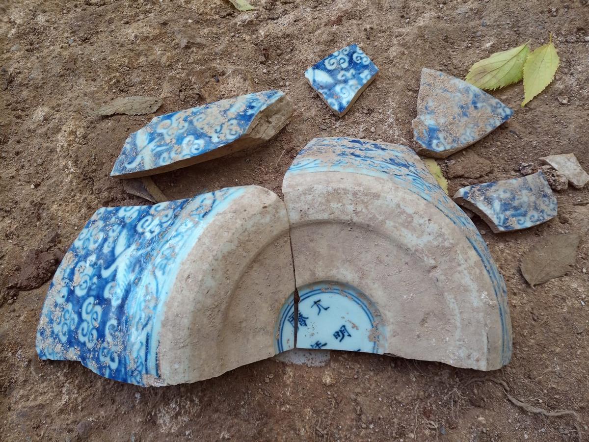 La porcelana china hallada en la primera fase de la excavación.