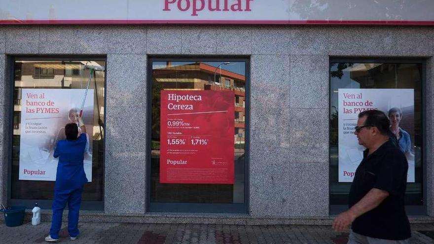 Sucursal de Banco Popular en Galicia. // Emilio Fraile