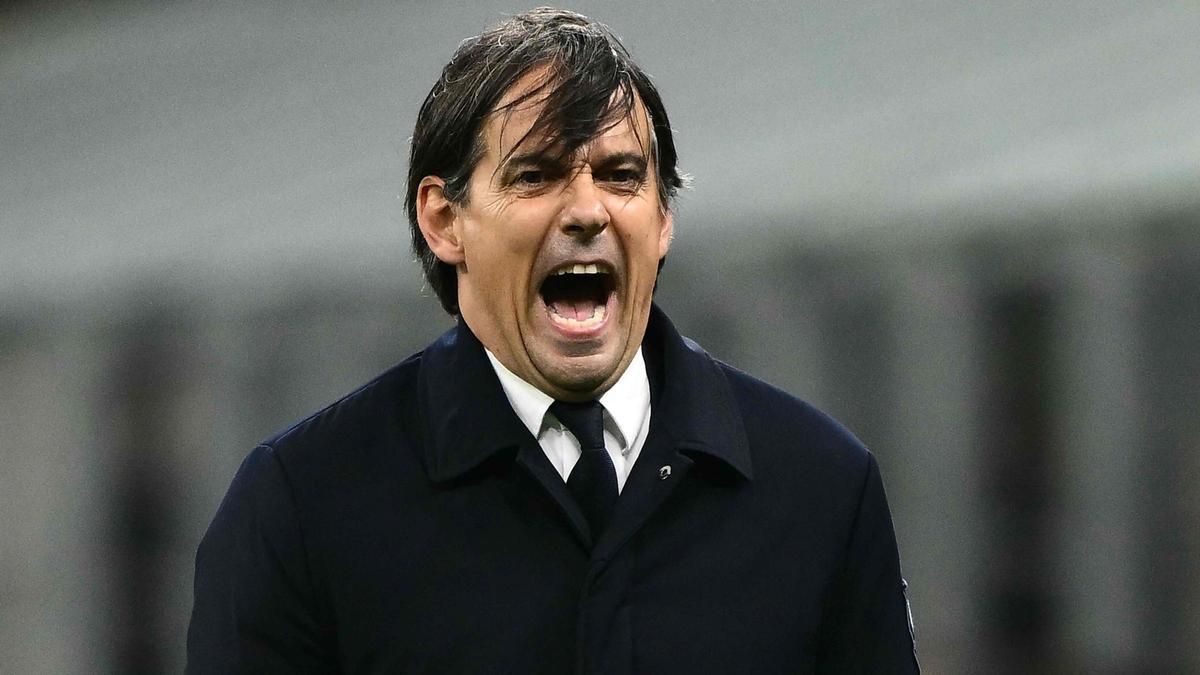 Simone Inzaghi da instrucciones a sus jugadores del Inter durante el duelo contra el Bayern Múnich en Milán.