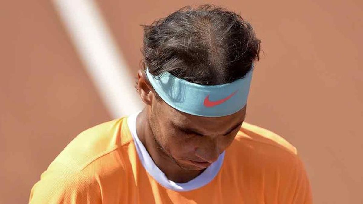 Nadal, cabizbajo, en el partido ante Fognini.