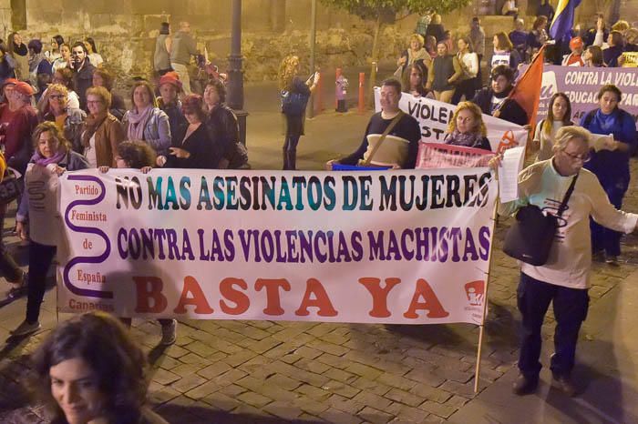 Manifestación contra la violencia hacia las ...