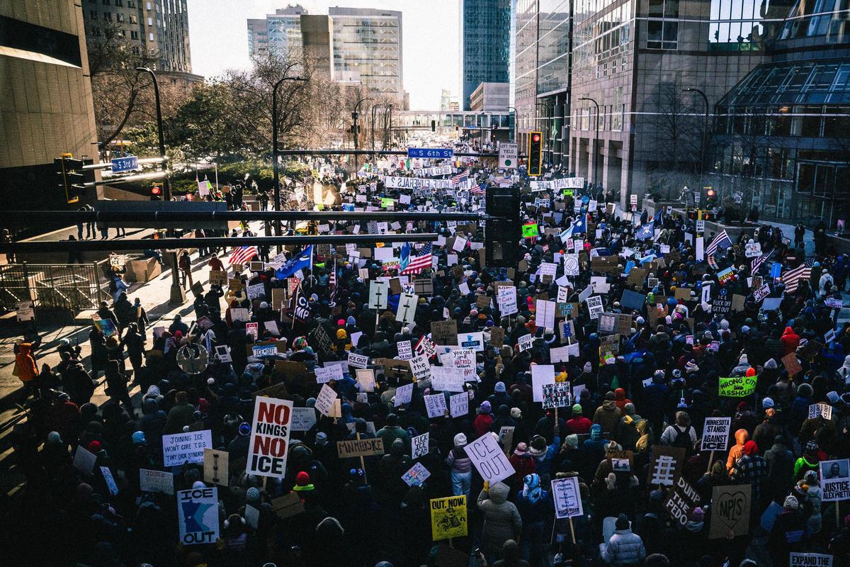 Protestas en Minneapolis enmarcadas dentro de la oposición a las políticas antiinmigratorias de Donald Trump.