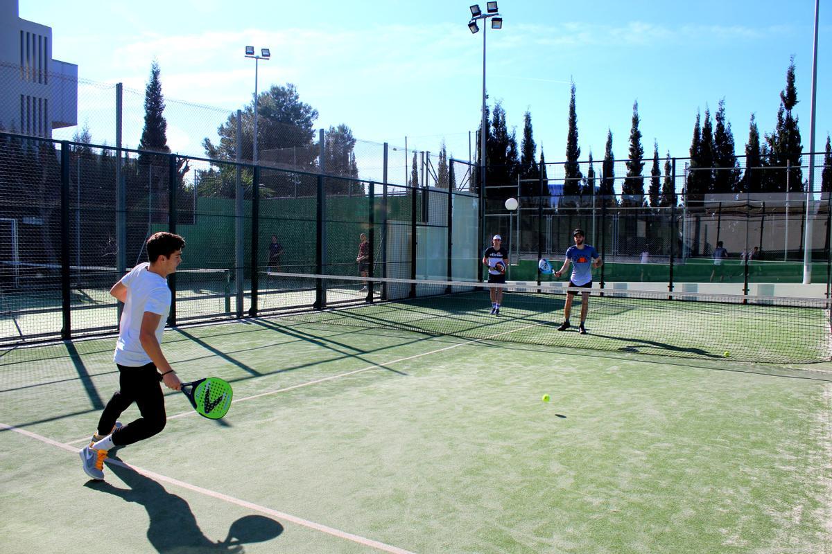 Mas Camarena cuenta con más de 100.000 m2 de instalaciones deportivas