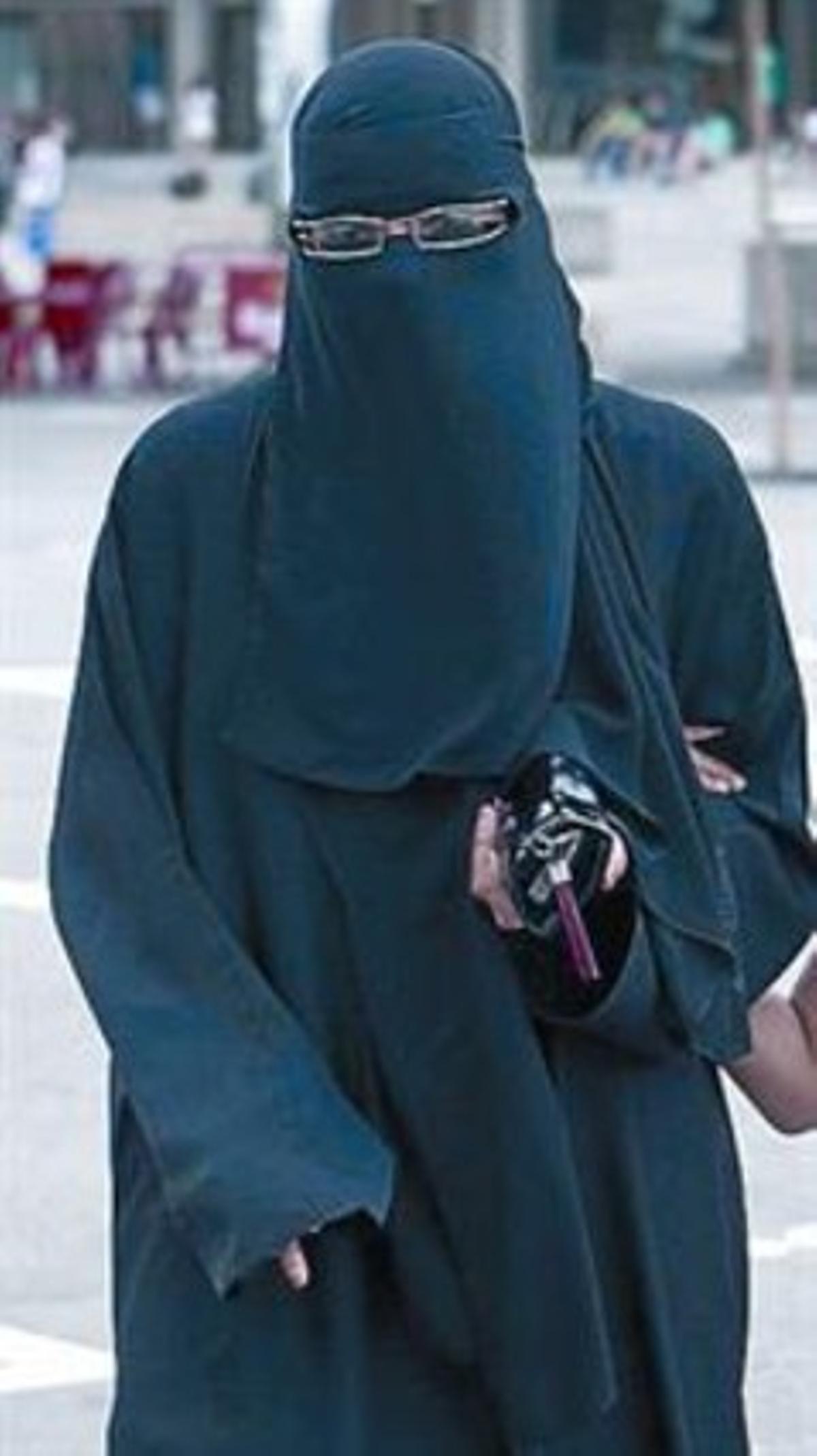 Una dona amb nicab a BCN. Una dona amb nicab a BCN.