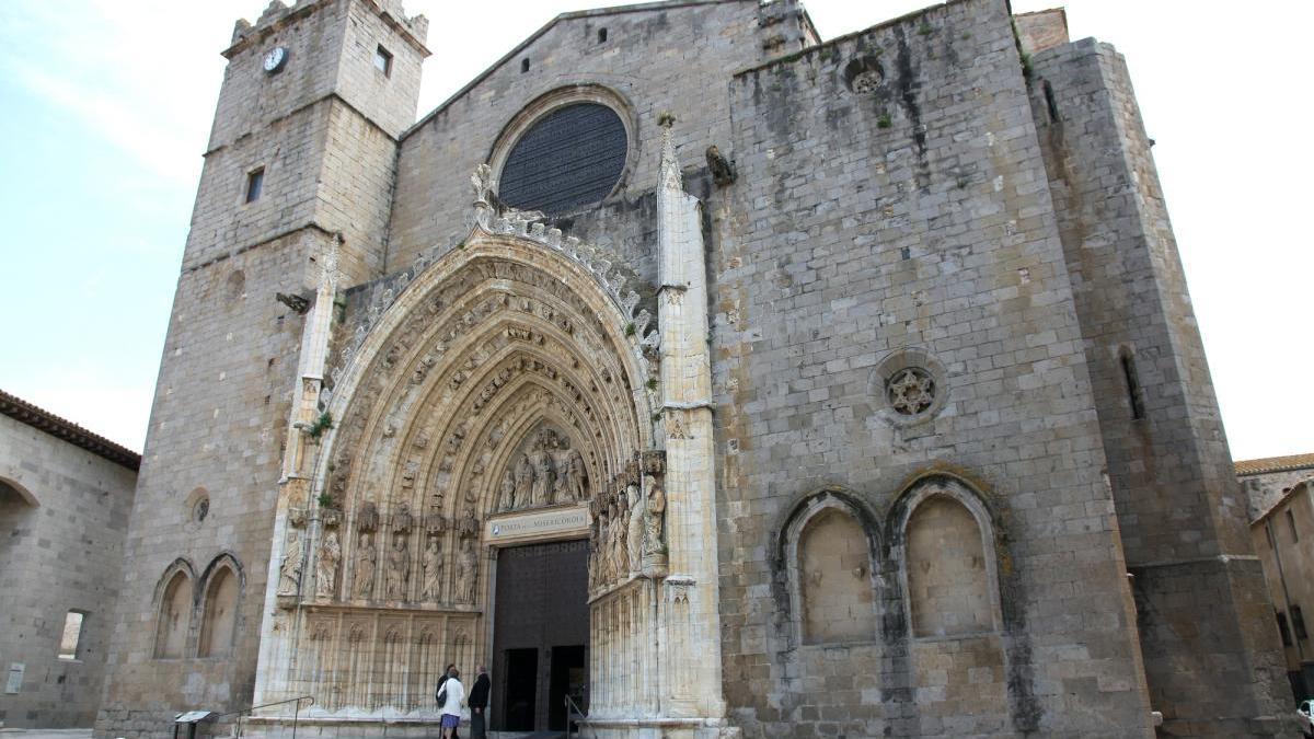 La Basílica de Santa Maria de Castelló d&#039;Empúries.