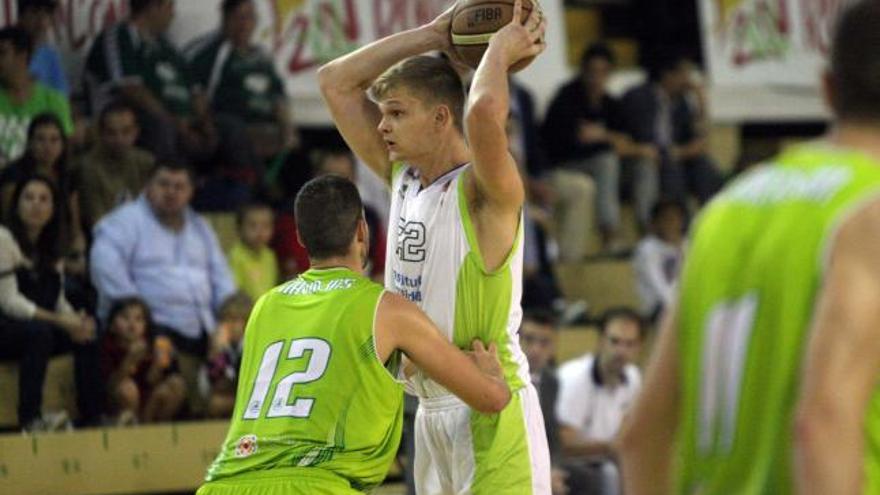 Tautvydas Sabonis, con el Clínicas.