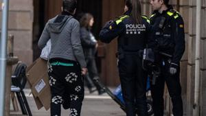 Inquietud al Gòtic per l’aparició de "narcolocals"  a peu de carrer