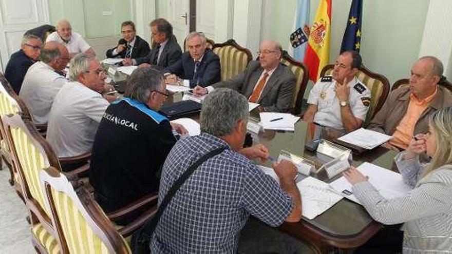 Reunión de la junta de seguridad celebrada ayer.