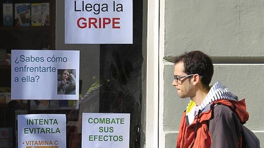 El 27% de los españoles con gripe evita el contacto físico.