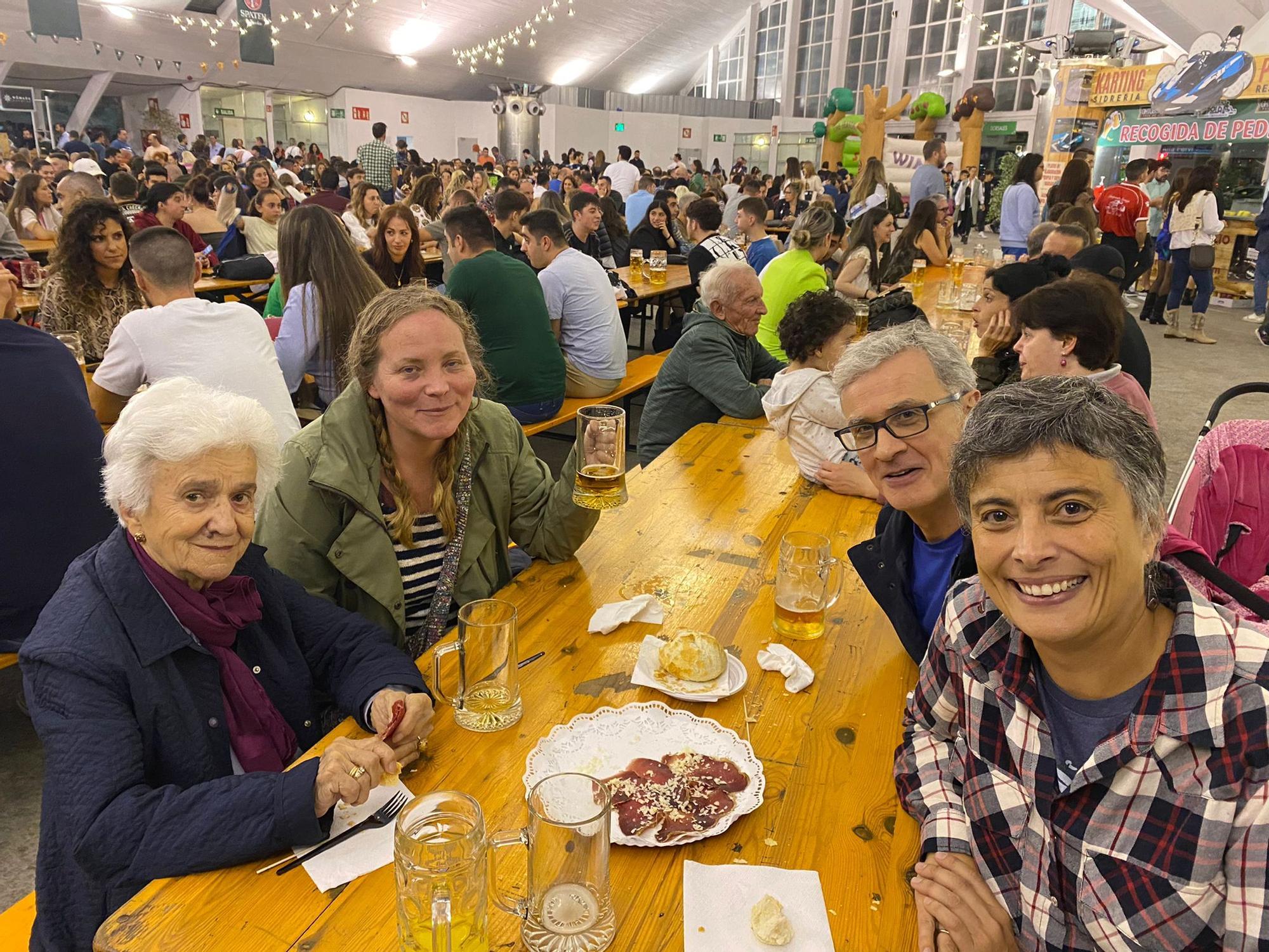 EN IMÁGENES: Así fue la celebración del Oktoberfest en la plaza cubierta de Pola de Siero