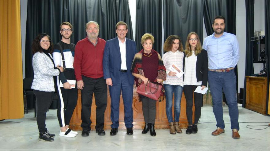 Becas del legado de Juan Francés para tres alumnos en Xàtiva