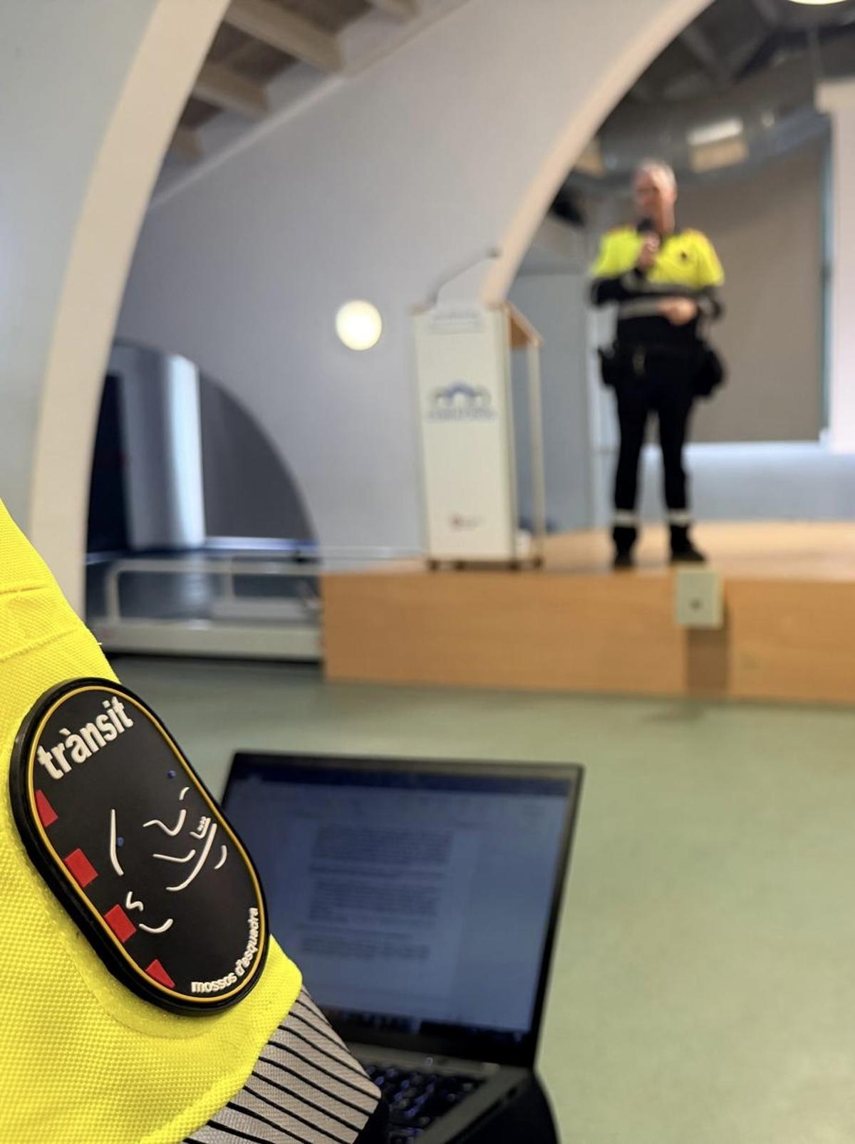 Les fotos de la jornada a Salt sobre el control del transport de viatgers en vehicles lleugers