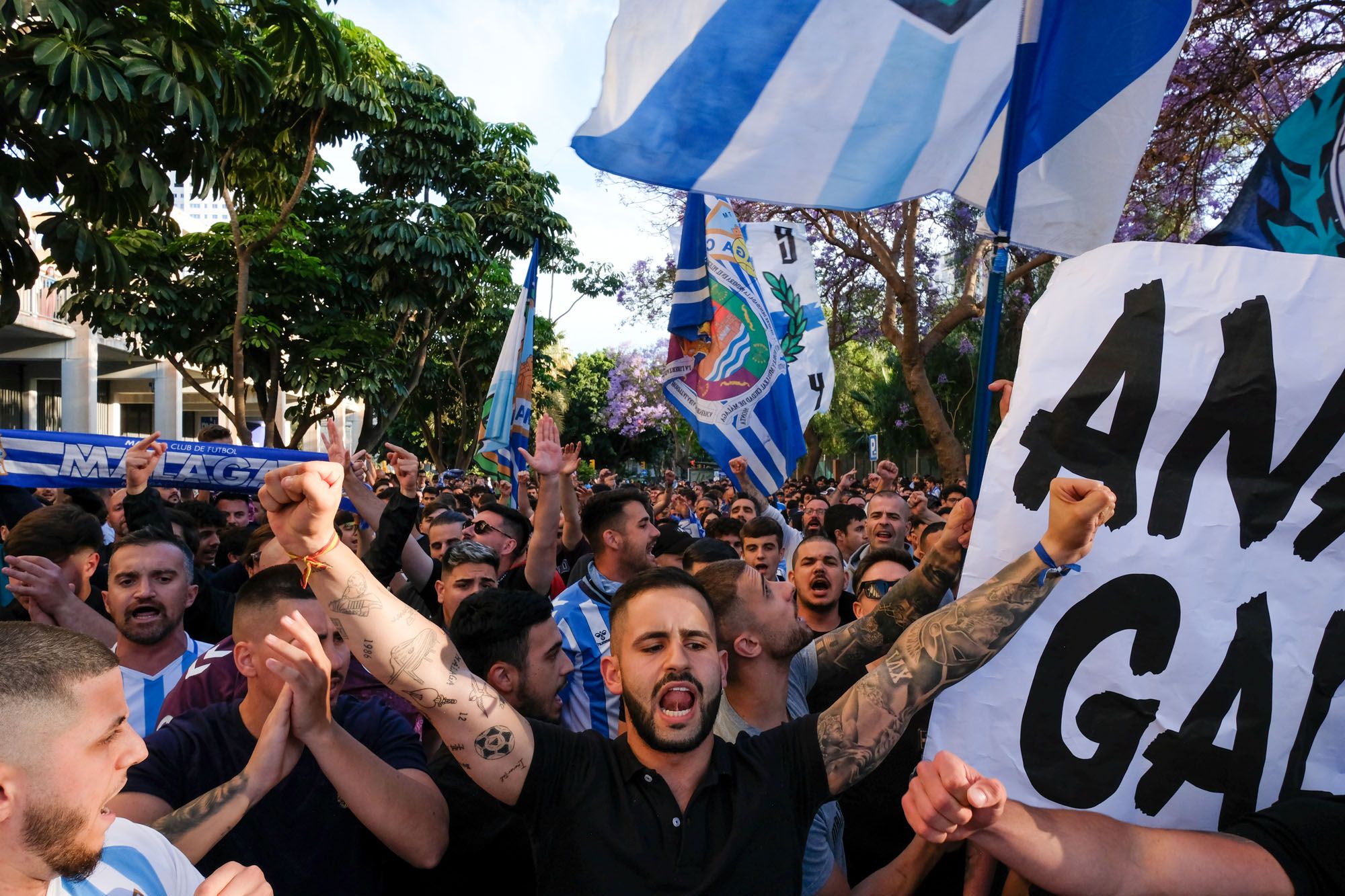 La protesta de la afición antes del Málaga CF - CD Mirandés, en imágenes