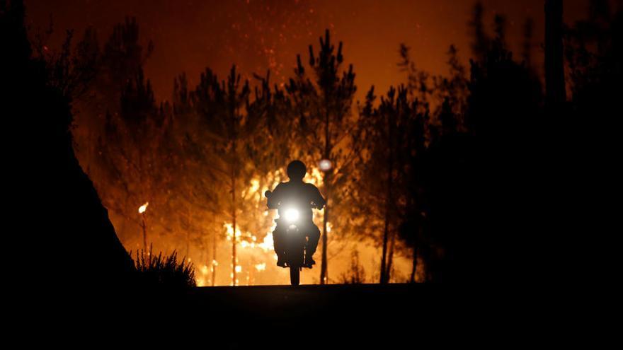 España y Marruecos apoyan con medios aéreos el combate al fuego en Portugal