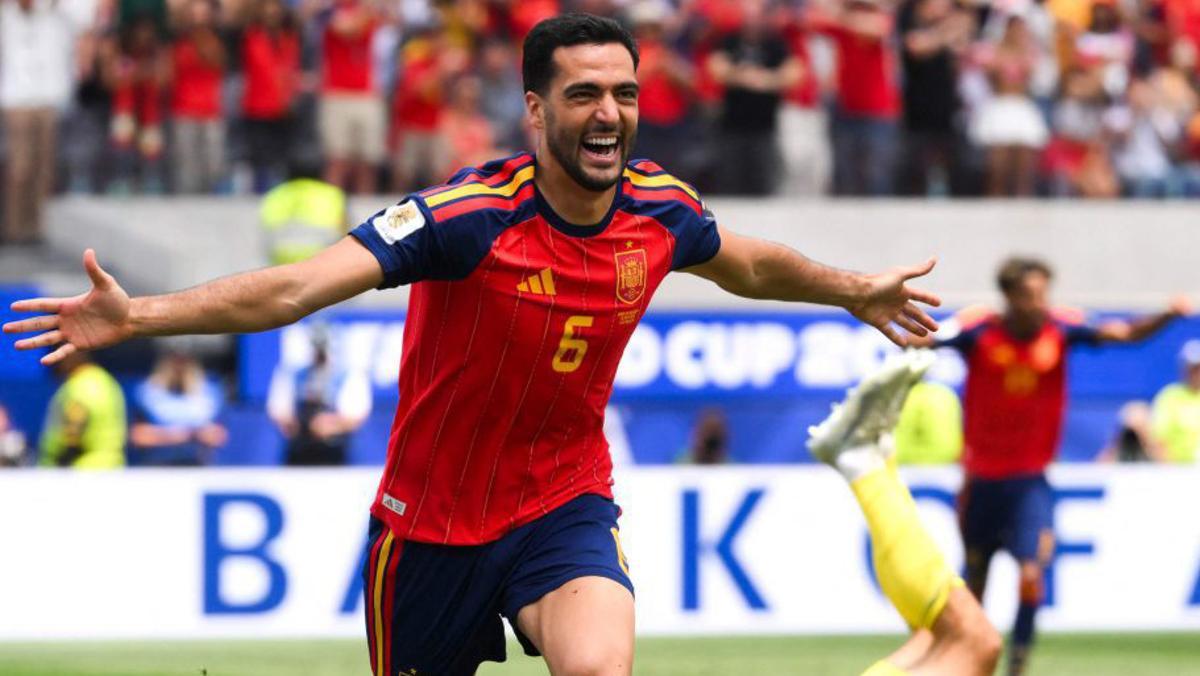 Mikel Merino celebra el seu gol a Bèlgica a Los Angeles. | DAVID RAMOS / AFP