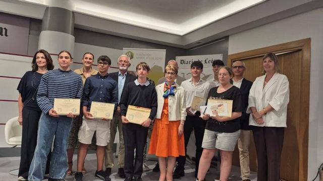 Foto de los ganadores del concurso, con los zamoranos a la izquierda.