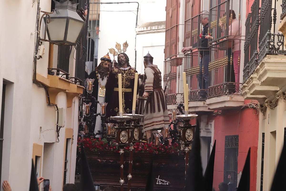 La hermandad del Perdón de penitencia en las calles de la Judería