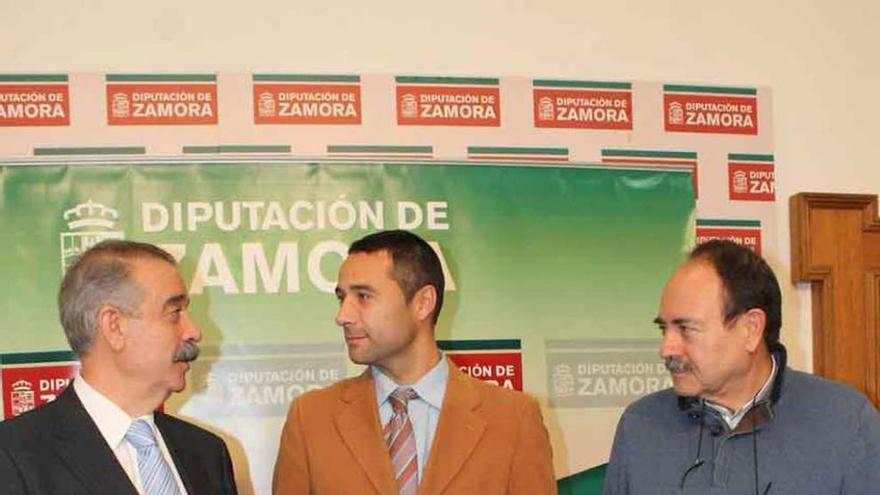 Desde la izquierda Bermúdez, Martín Molina y González.