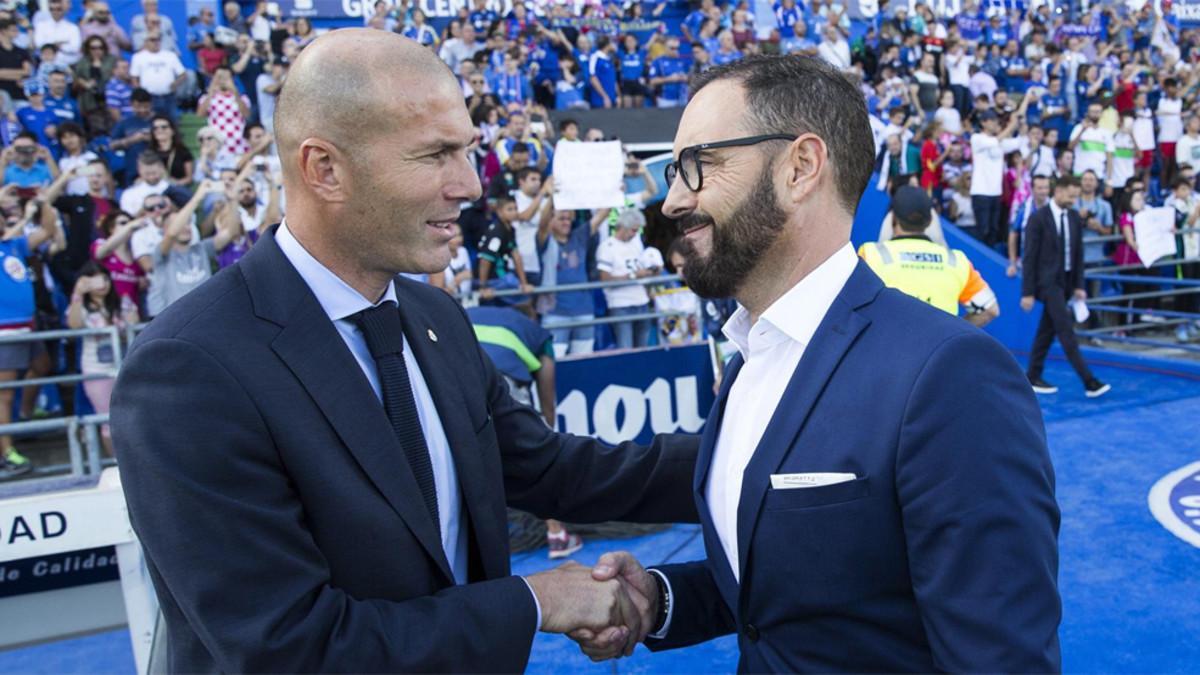 Zidane y Bordalás se saludan antes de Getafe-Real Madrid de la Liga 2017/18
