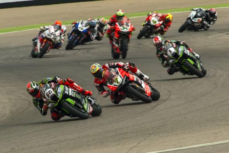 Las imágenes de la Carrera 2 de World Superbike en MotorLand