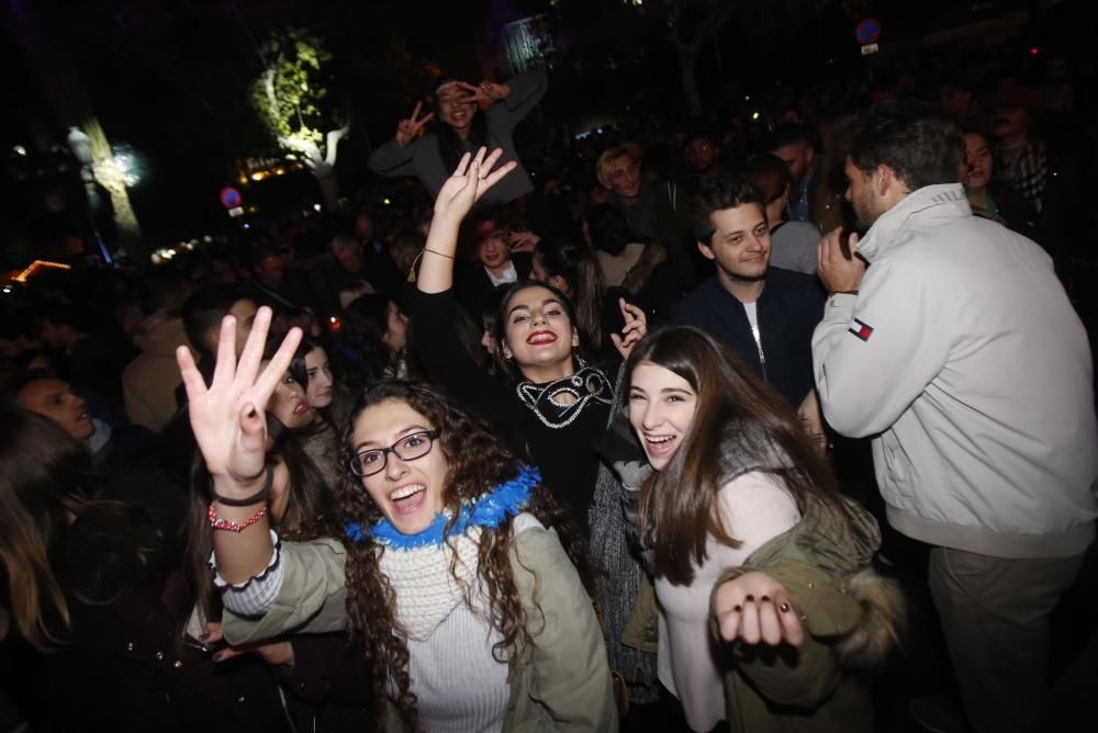 Miles de personas recibieron el año frente al consistorio