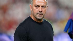 Flick avisa dels egos al Barça