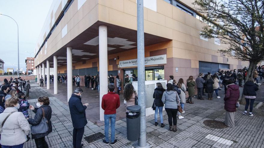 Los cribados masivos afloran más de 3.000 positivos en un solo día en Extremadura