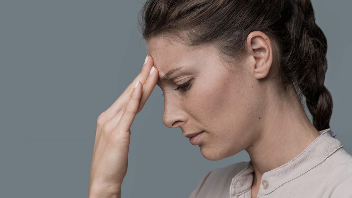 Archivo - Imagen de recurso de una mujer con dolor.