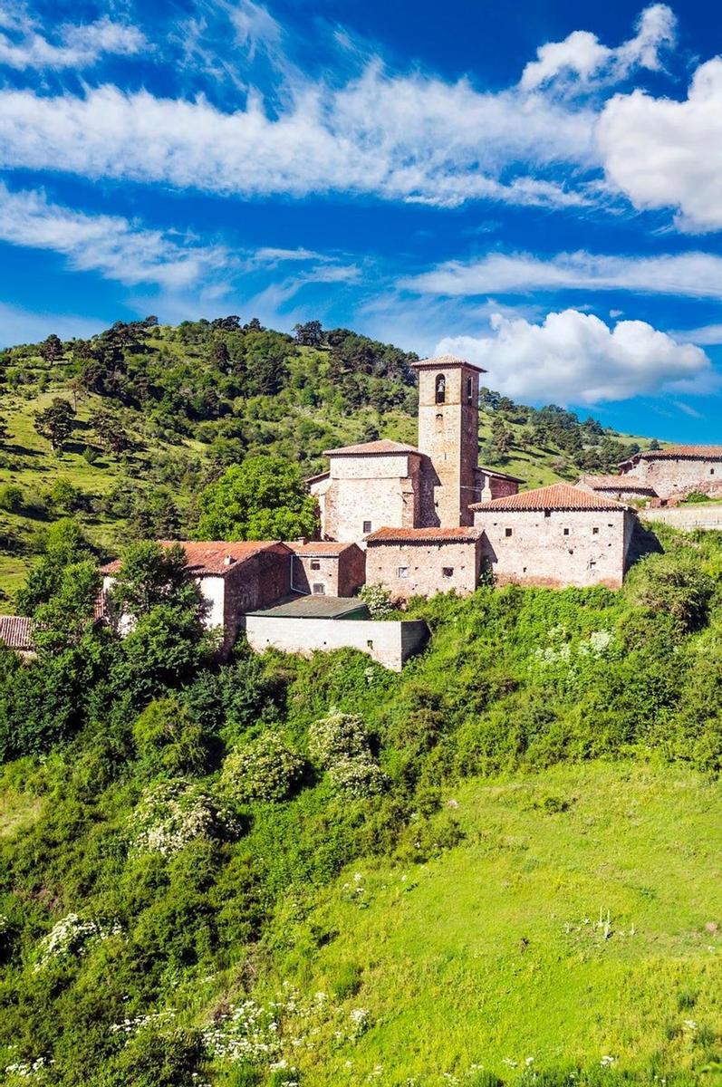 Pueblo en las montañas