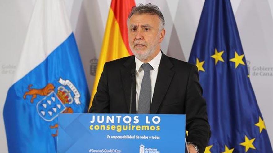 El presidente de Canarias, Ángel Víctor Torres, ha negado que el Gobierno español haya &quot;parado&quot; el plan canario para el desconfinamiento y ha afirmado que Pedro Sánchez ha &quot;tomado nota&quot; de sus propuestas, por lo que confía en que el Consejo de Ministros las incorpore el martes al plan nacional de desescalada.