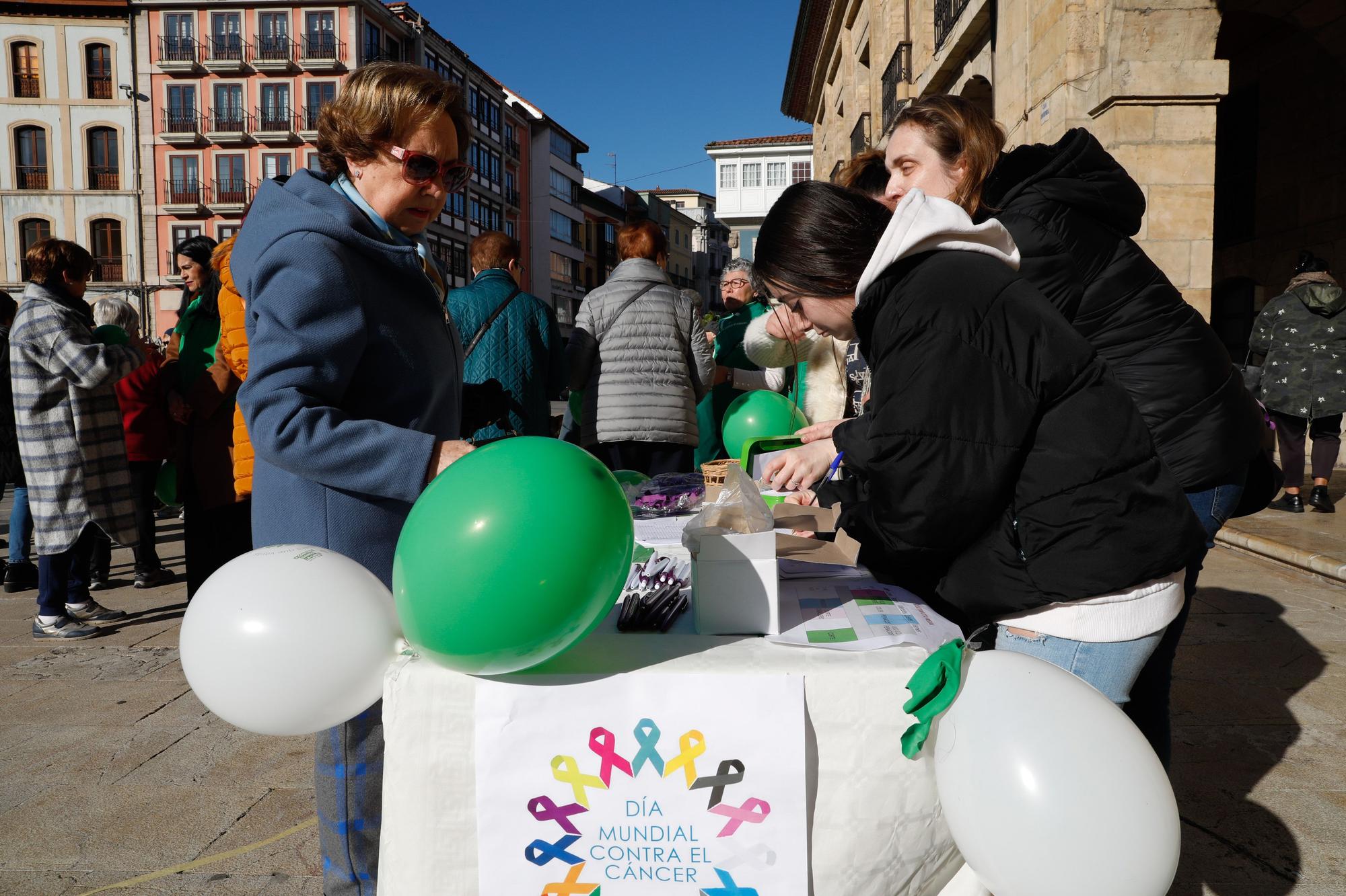 Lazo humano en Avil�s para dar visibilidad a la lucha contra el c�ncer (10).jpg