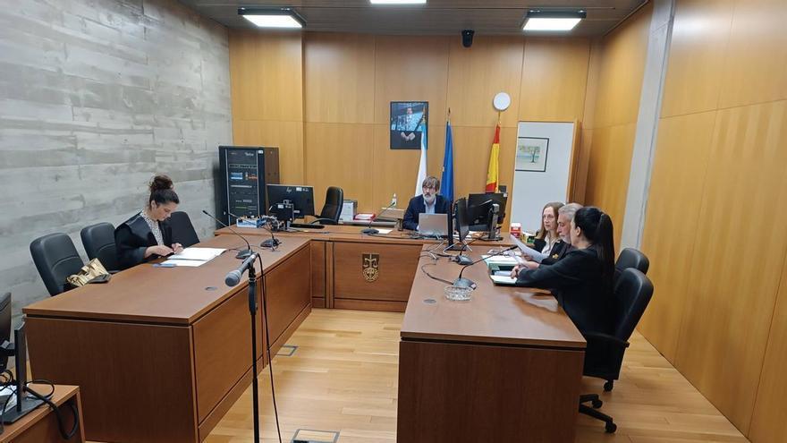 El hombre que mató de una cuchillada a un joven en Ourense la noche que la víctima cumplía 21 años busca la absolución por legítima defensa: «Veía peligrar su vida»