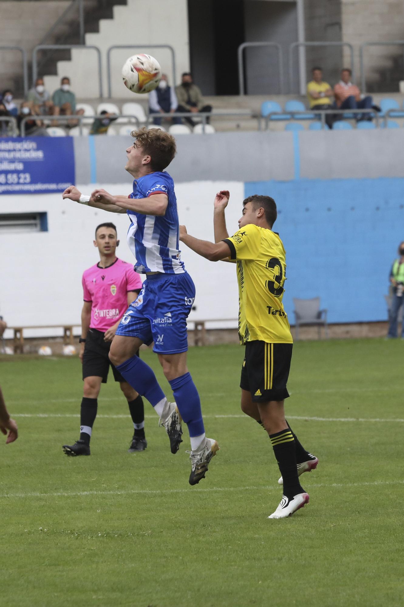 Las imágenes del partido del Oviedo contra el Avilés