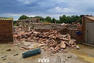 Una tempesta fa caure l'estructura d'una granja a Masarac i deixa uns 400 porcs morts o ferits