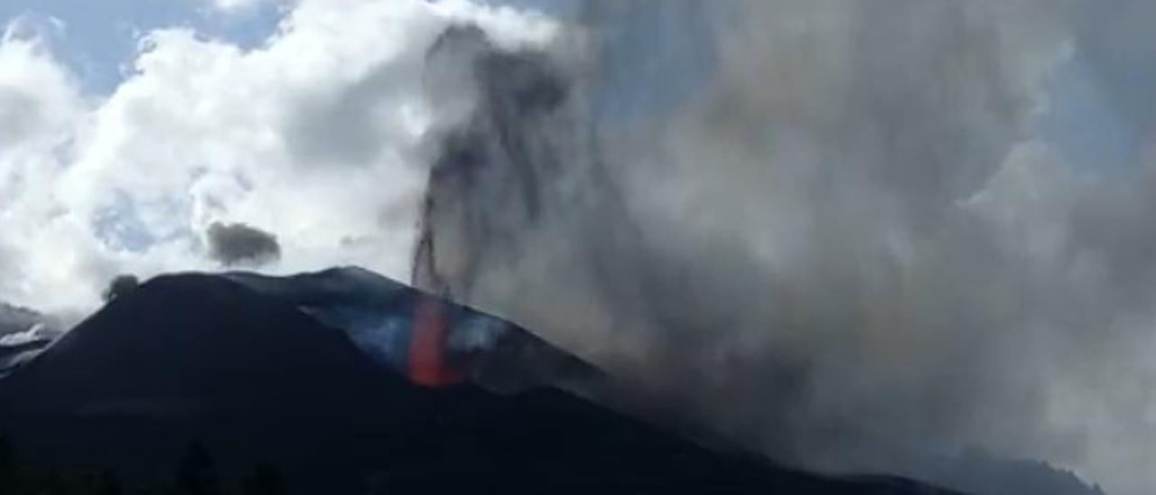 Erupción del volcán de La Palma desde Tacande