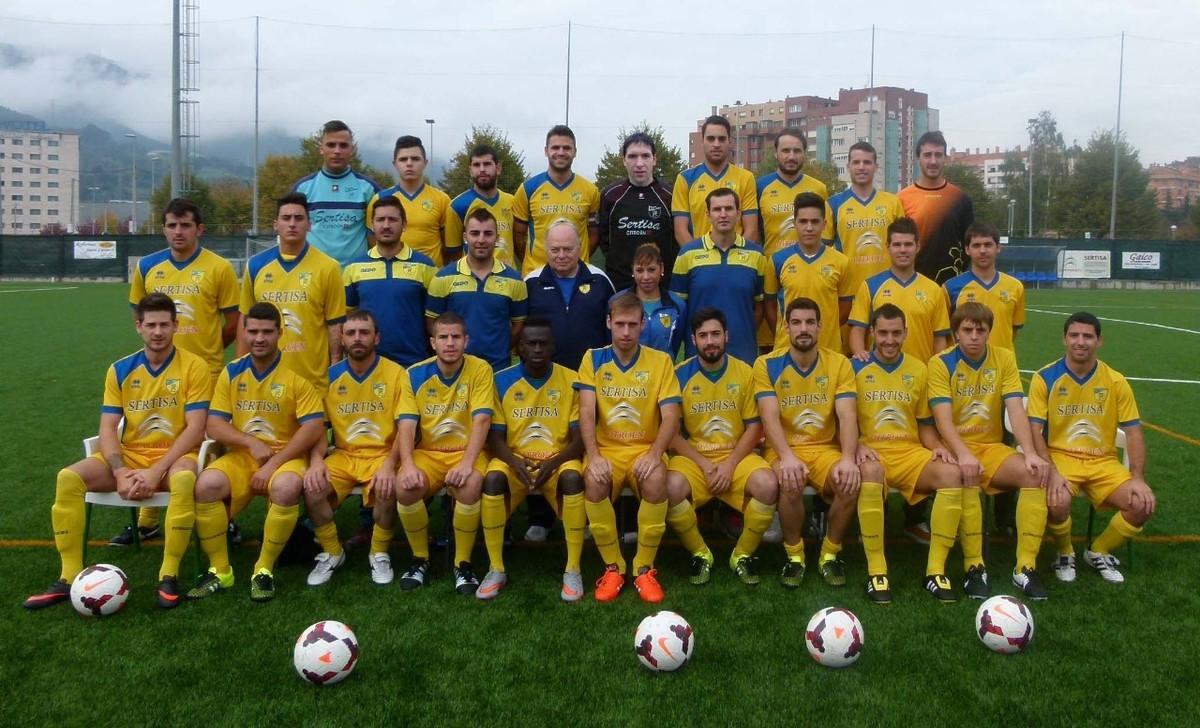 La plantilla del CF Zuazo, campeón del Grupo 1 de la Segunda Regional vizcaína
