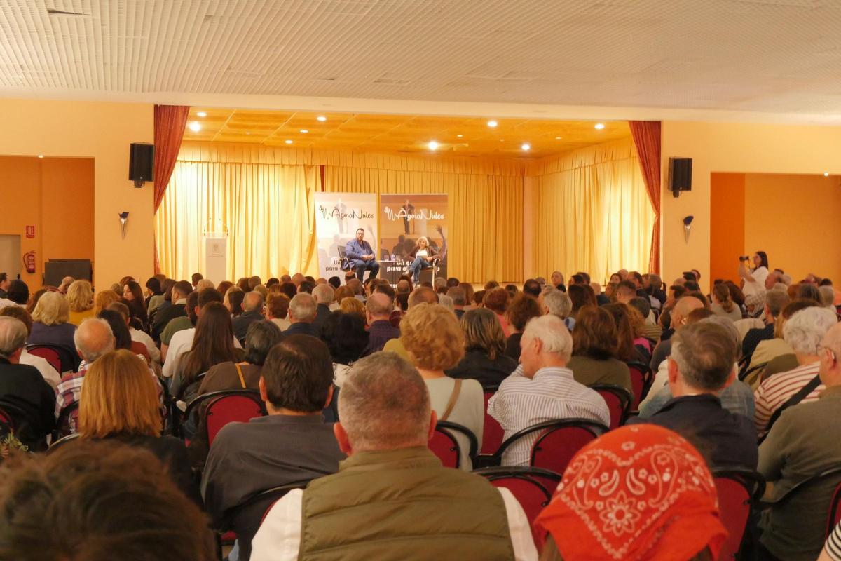 Cientos de personas han asistido a la conferencia de Manuela Carmena en el marco de Ágora Nules.