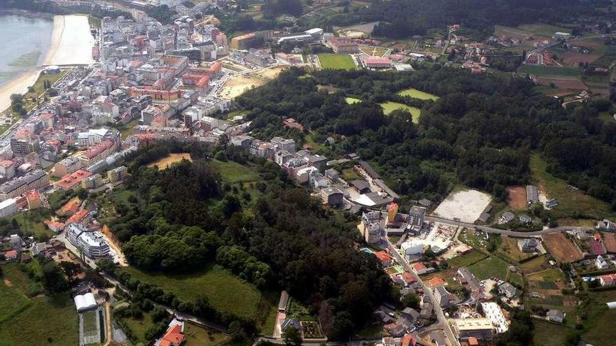 Vista aérea del casco urbano de Sada.