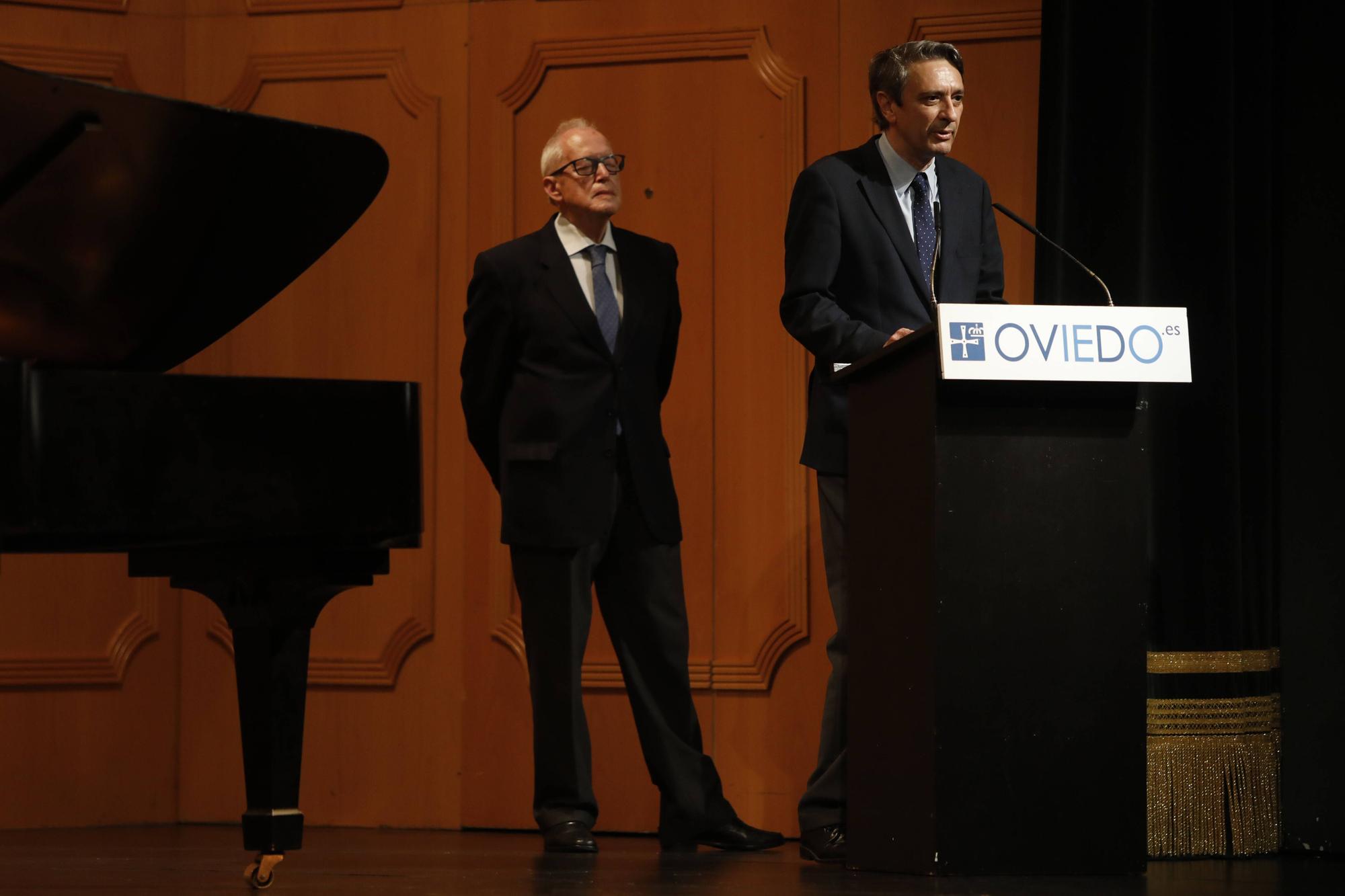 EN IMÁGENES: así fue el sentido homenaje a Guillermo García-Alcalde en la Sociedad Filarmónica de Oviedo