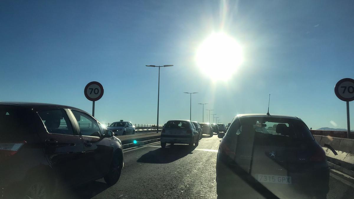 Un choque múltiple en la autovía de Torrent colapsa la salida de València