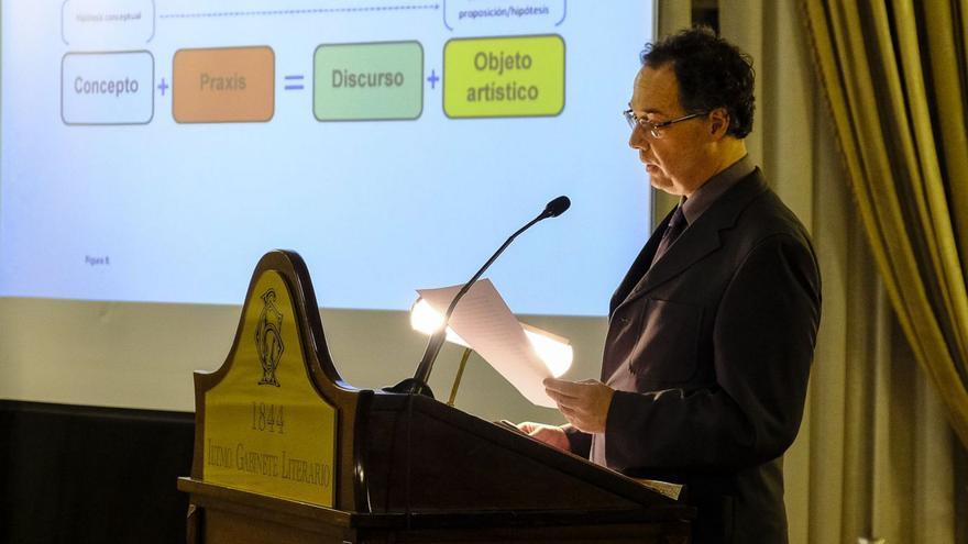 Juan Manuel Ruiz ingresa en la Academia Canaria de Bellas Artes