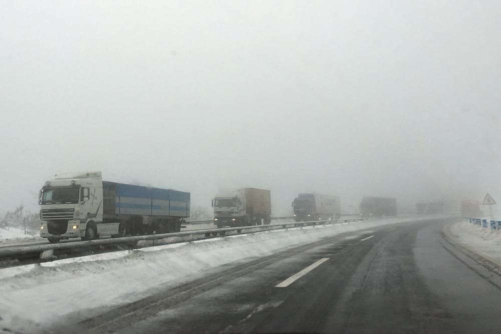 Temporal en la autopista del Huerna